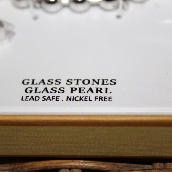 Piper K bag charm keychain with faux pearls and assorted charms. - Picture 5 of 5